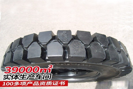 23.5-25裝載機(jī)輪胎，卓越運(yùn)行穩(wěn)定性，免充氣設(shè)計(jì)，低膨脹系數(shù)