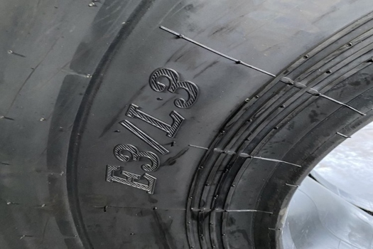 卡沃隆20層級50鏟車裝載機輪胎，23.5-25充氣耐磨，E3花紋加厚設(shè)計