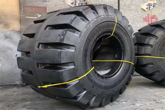 50裝載機輪胎升級版：臨工龍工實心輪胎，23.5-25半實心胎與17.5-25耐磨胎