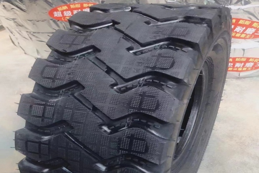 供應全新23.5-25裝載機輪胎，防滑耐磨抗刺扎，小型鏟車工程專用