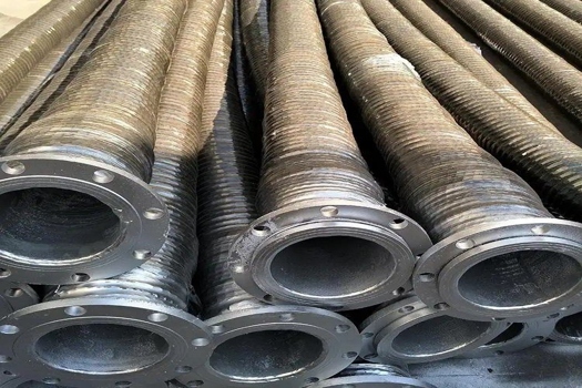 啟航大口徑法蘭鋼絲膠管，專業(yè)輸水輸泥排沙解決方案