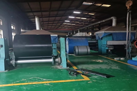 銘冠耐磨防滑帆布輸送帶橡膠板，2米寬地面房頂絕緣膠板