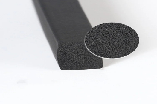 硅膠發(fā)泡密封條系列：耐高溫耐低溫，白色紅色防撞密封新選擇