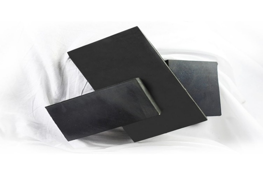 橡膠減震墊塊黑色橡膠板，工業(yè)設(shè)備的理想緩沖選擇