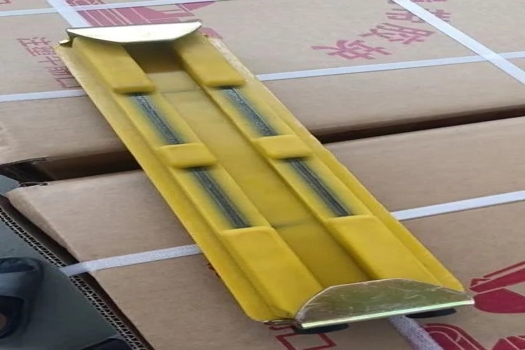 吉耐挖機履帶鏈板膠塊，定制橡膠緩沖塊，牛津板升級版