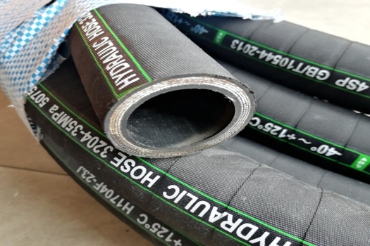 4SP鋼絲纏繞高壓膠管，工程機械車輛專用，液壓設備高效油管總成